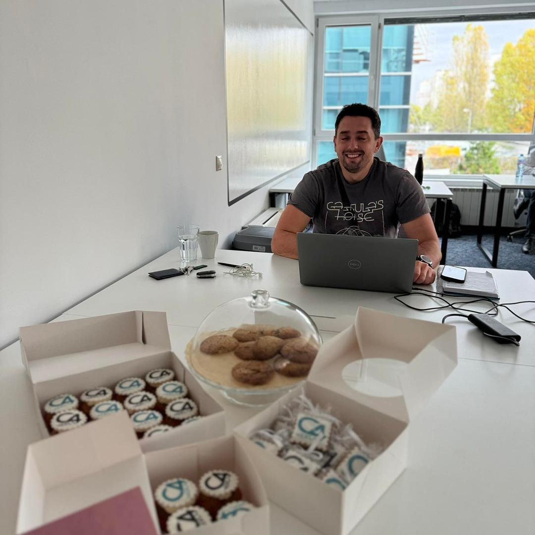 Sweet moments! Celebrating with C4 Nexus cupcakes.